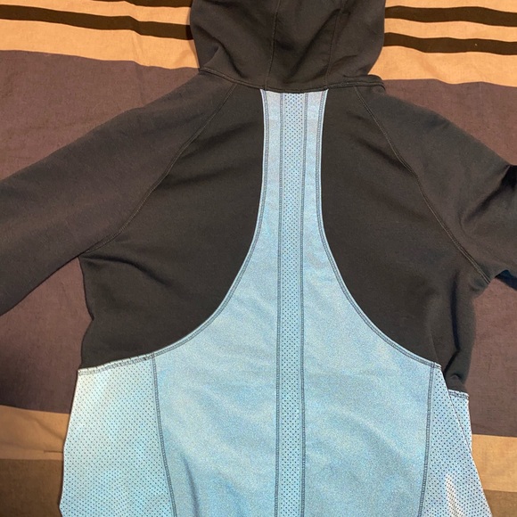 Lululemon reflective hoodie size 6 - Picture 11 of 12